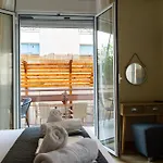 Aura 1 Kalamata