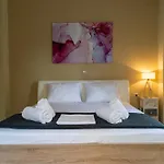 Aura 1 Apartment